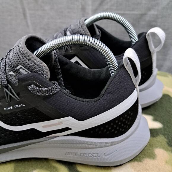 Nike React Pegasus Trail 4  Flywire Women Black Grey Running Shoes DJ6159-001 - Picture 4 of 12